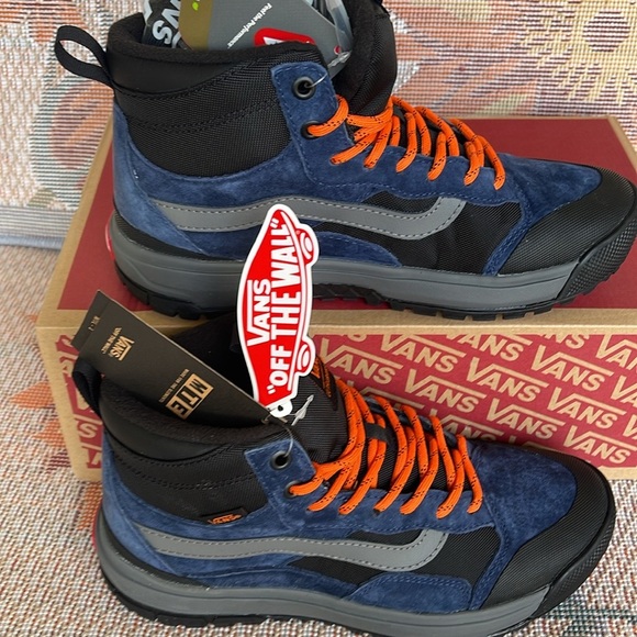 Vans Men’s Ultrarange Exo
Dress Blues/Black
VN0A5KS5LKV
Sneakers Hiking B… - Picture 3 of 16